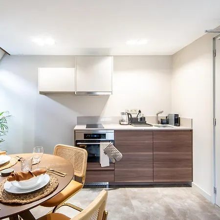 Family Penthouse 7-minutes From Rotterdam Newly Build Floor Terrace R5 *