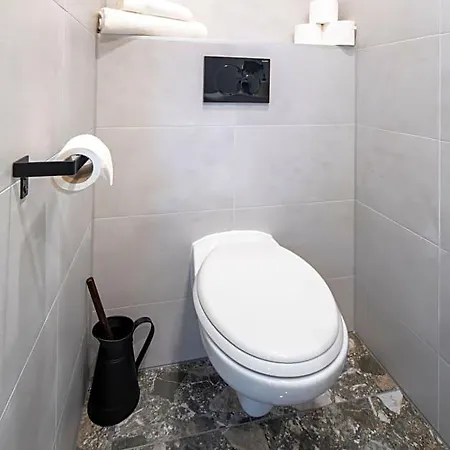 Family Penthouse 7-minutes From Rotterdam Newly Build Floor Terrace R5 게스트하우스 3*
